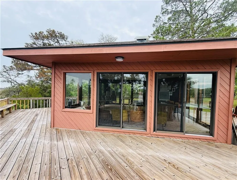 1525 W Black Island Road Darien, GA 31305
