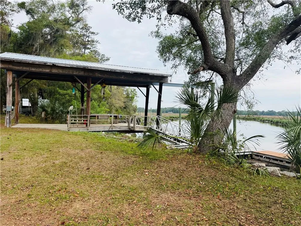 1525 W Black Island Road Darien, GA 31305