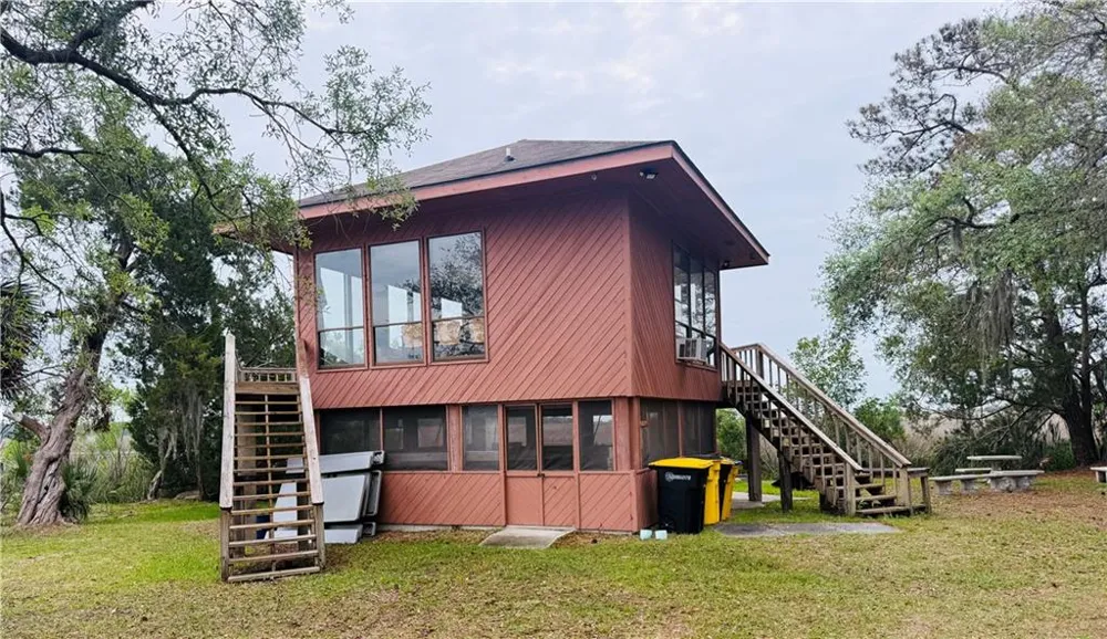 1525 W Black Island Road Darien, GA 31305