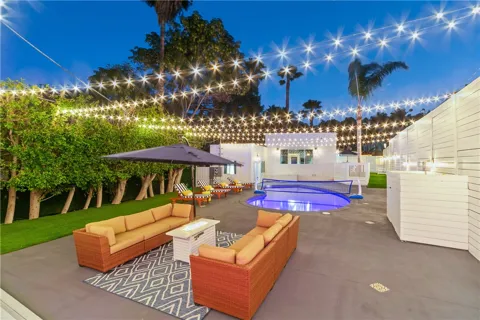 3763 LANKERSHIM BOULEVARD