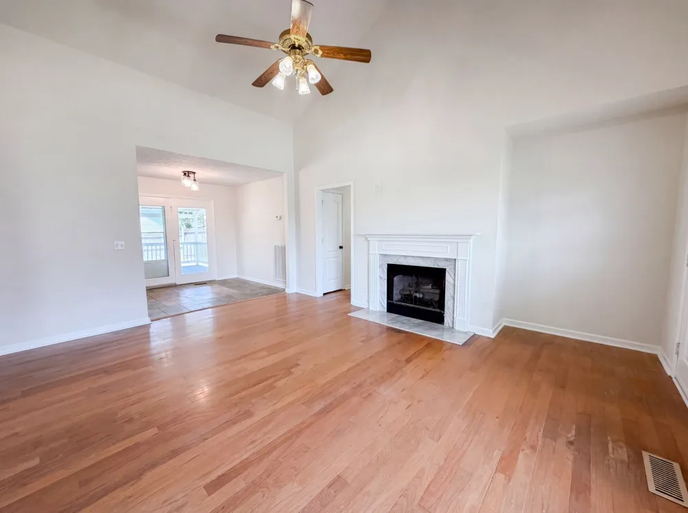 1037 Shadowbrook Dr Greenbrier, TN 37073