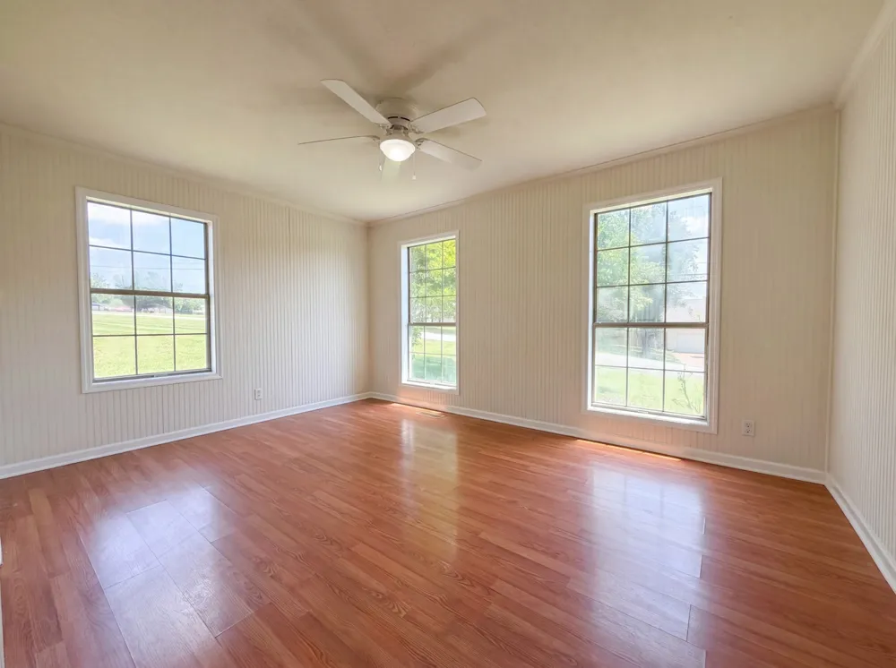 1037 Shadowbrook Dr Greenbrier, TN 37073