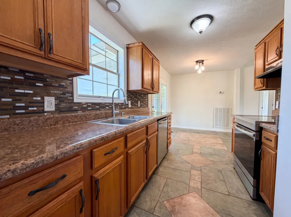1037 Shadowbrook Dr Greenbrier, TN 37073