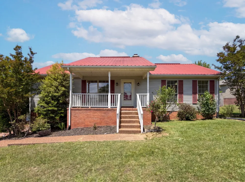1037 Shadowbrook Dr Greenbrier, TN 37073