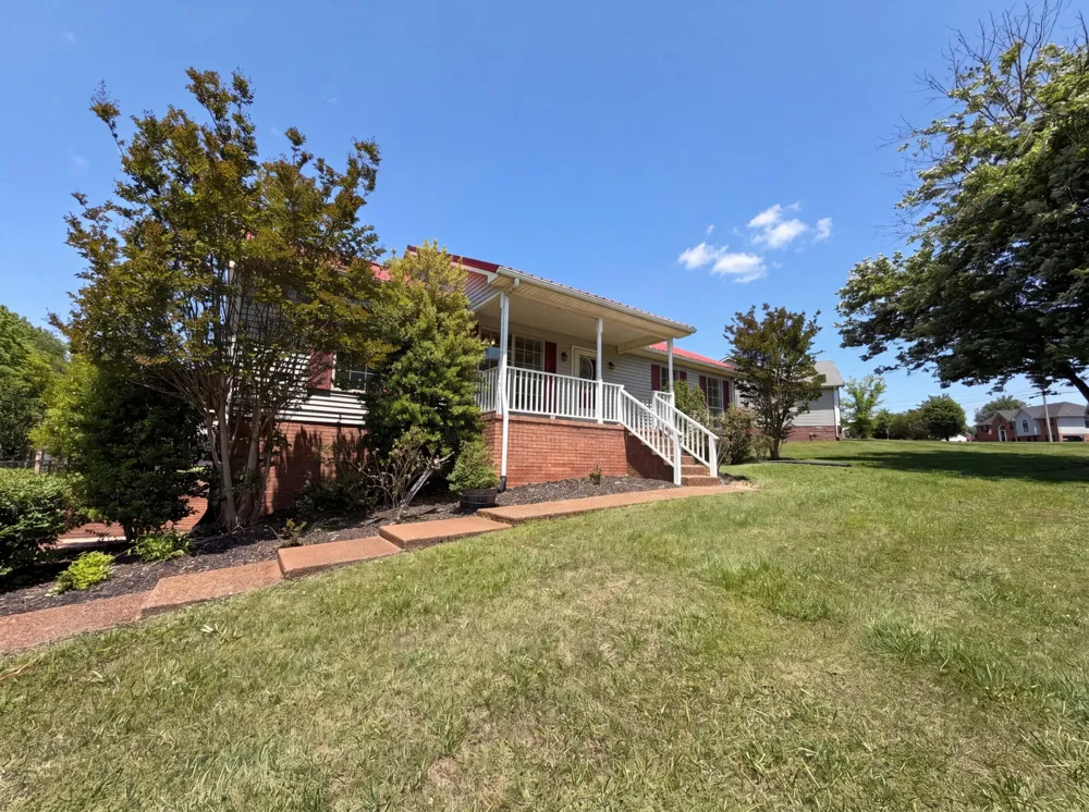 1037 Shadowbrook Dr Greenbrier, TN 37073