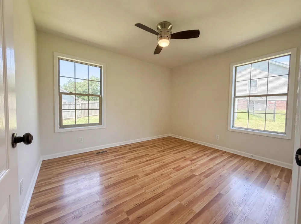 1037 Shadowbrook Dr Greenbrier, TN 37073