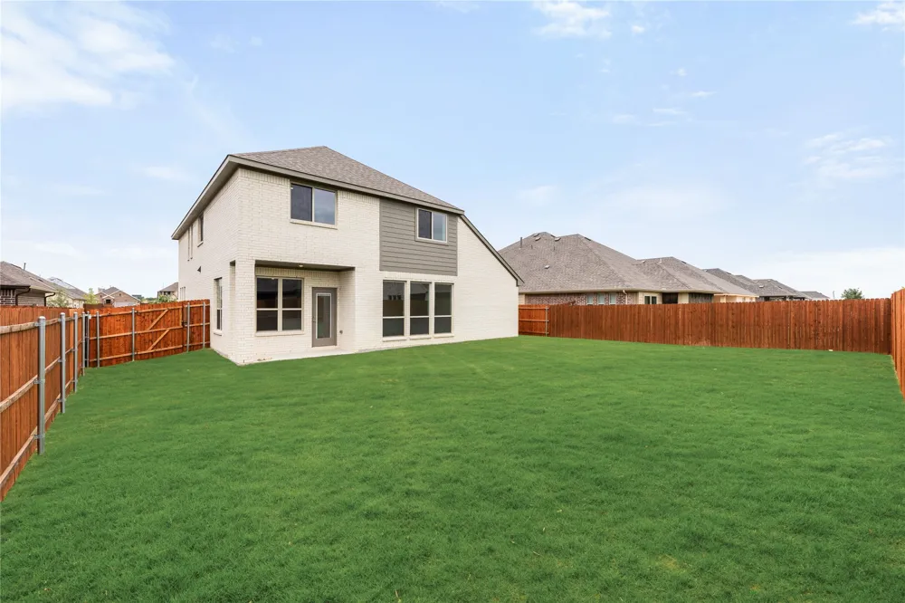 1112 Tanger Lane Crowley, TX 76036