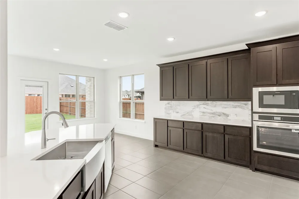 1112 Tanger Lane Crowley, TX 76036