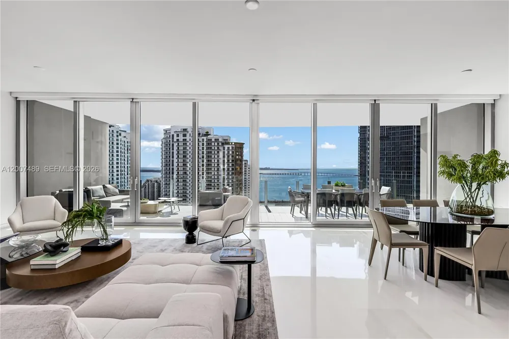 300 Biscayne Blvd Way #2802 Miami, FL 33131