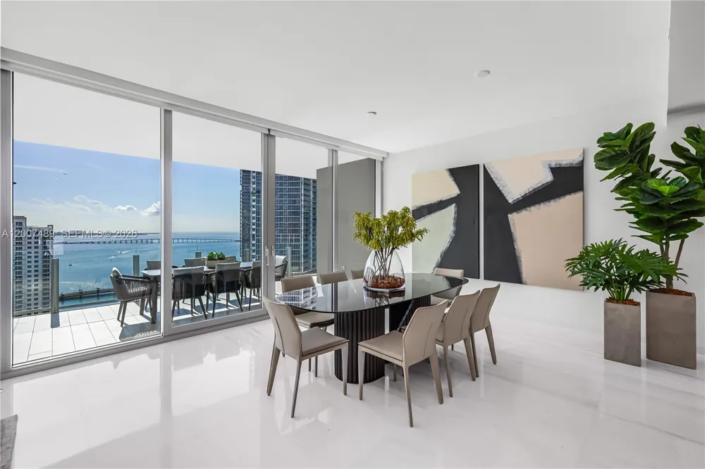 300 Biscayne Blvd Way #2802 Miami, FL 33131