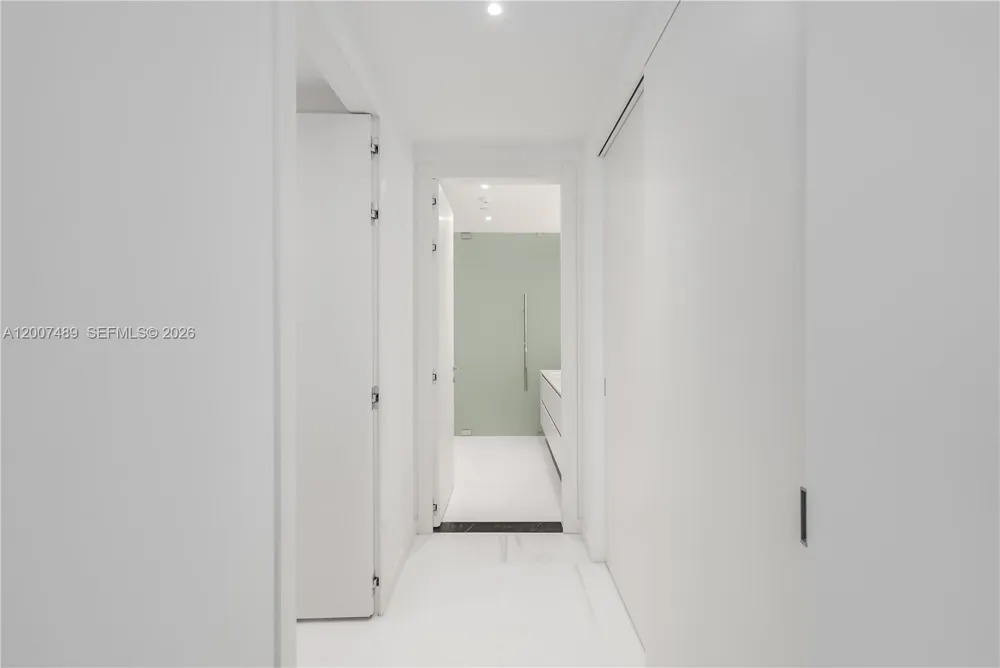 300 Biscayne Blvd Way #2802 Miami, FL 33131