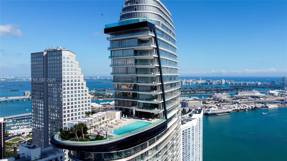 300 Biscayne Blvd Way #2802 Miami, FL 33131
