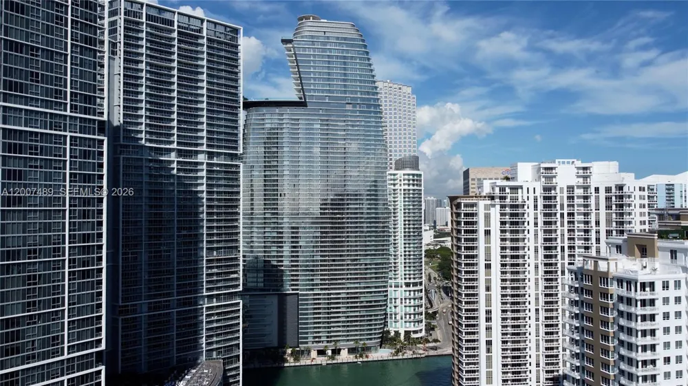 300 Biscayne Blvd Way #2802 Miami, FL 33131