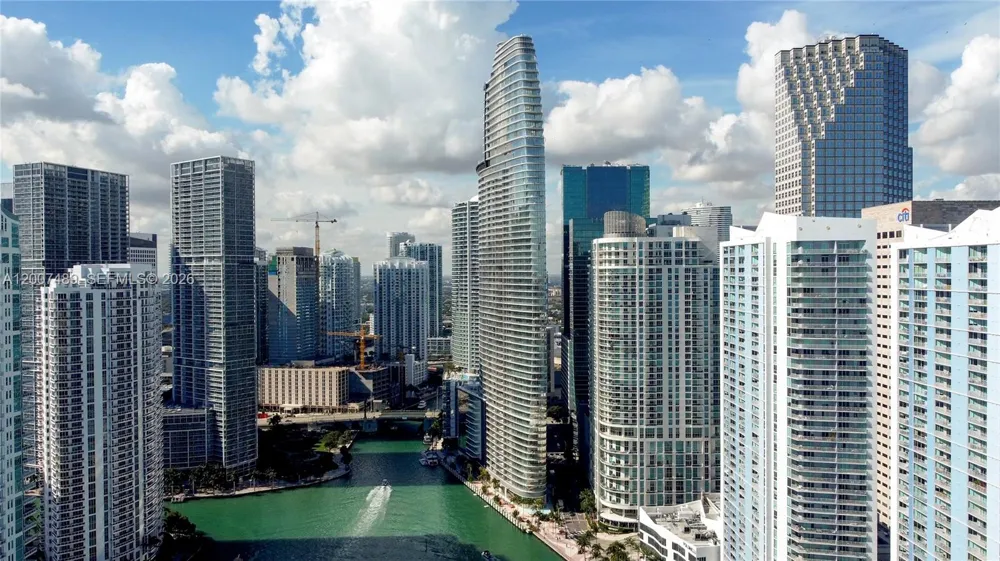 300 Biscayne Blvd Way #2802 Miami, FL 33131