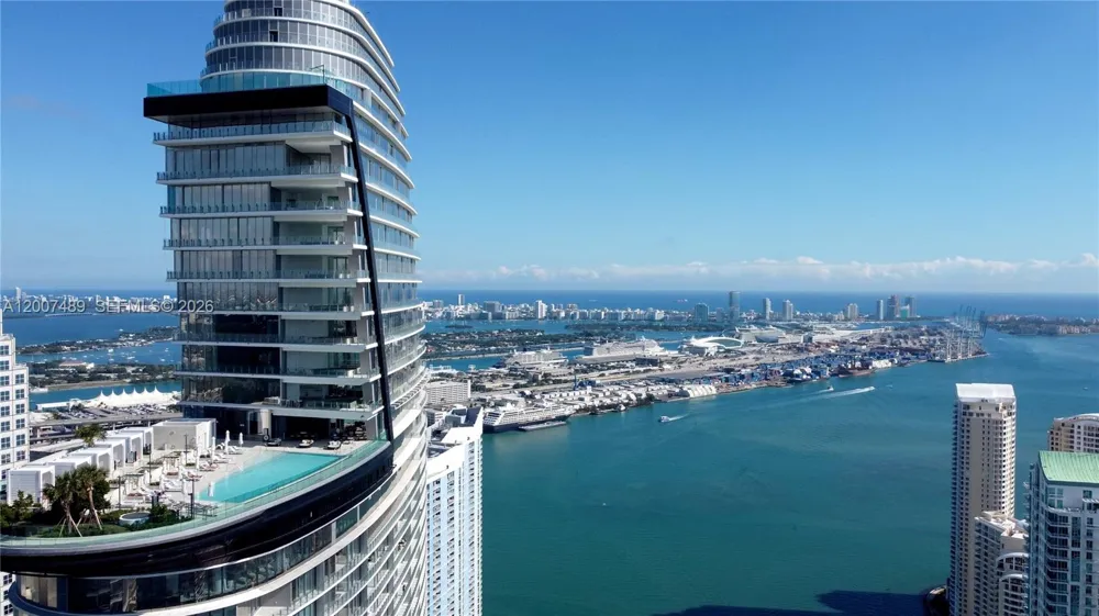 300 Biscayne Blvd Way #2802 Miami, FL 33131