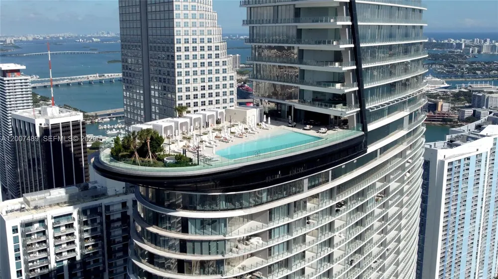 300 Biscayne Blvd Way #2802 Miami, FL 33131
