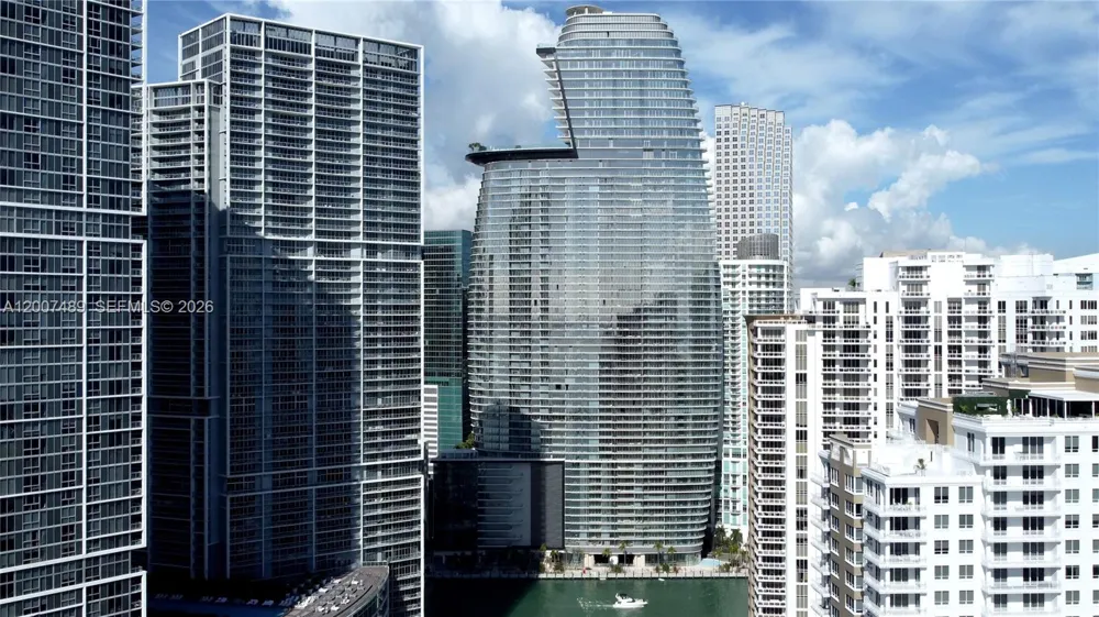 300 Biscayne Blvd Way #2802 Miami, FL 33131