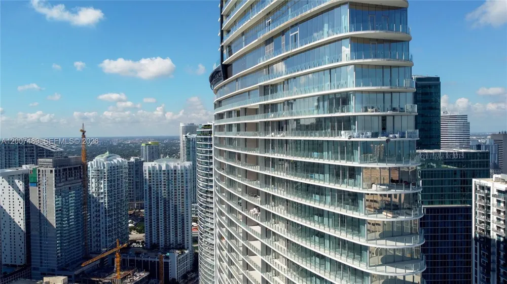 300 Biscayne Blvd Way #2802 Miami, FL 33131