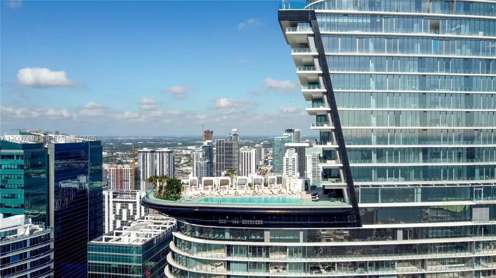 300 Biscayne Blvd Way #2802 Miami, FL 33131