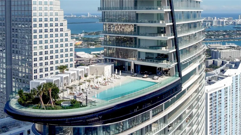 300 Biscayne Blvd Way #2802 Miami, FL 33131