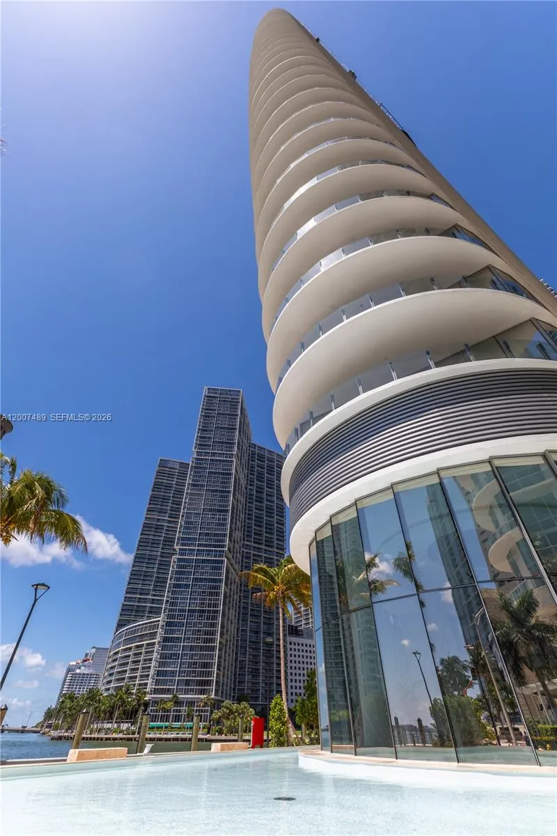 300 Biscayne Blvd Way #2802 Miami, FL 33131