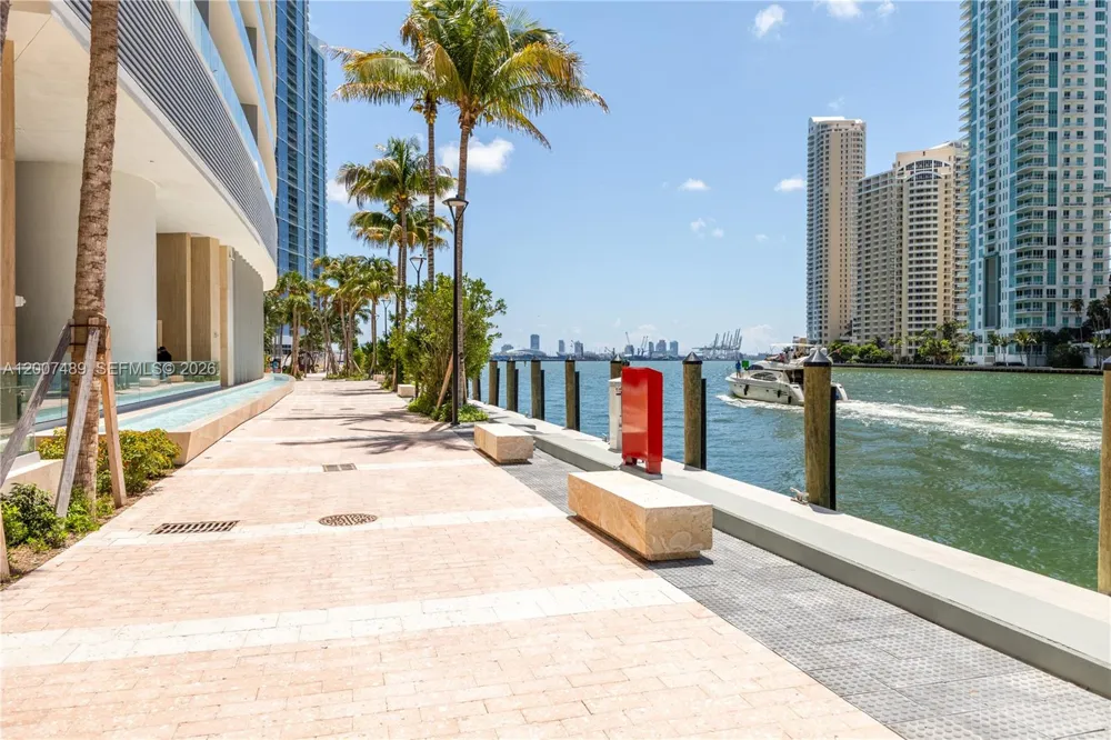 300 Biscayne Blvd Way #2802 Miami, FL 33131