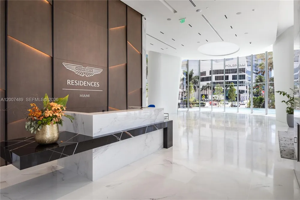 300 Biscayne Blvd Way #2802 Miami, FL 33131
