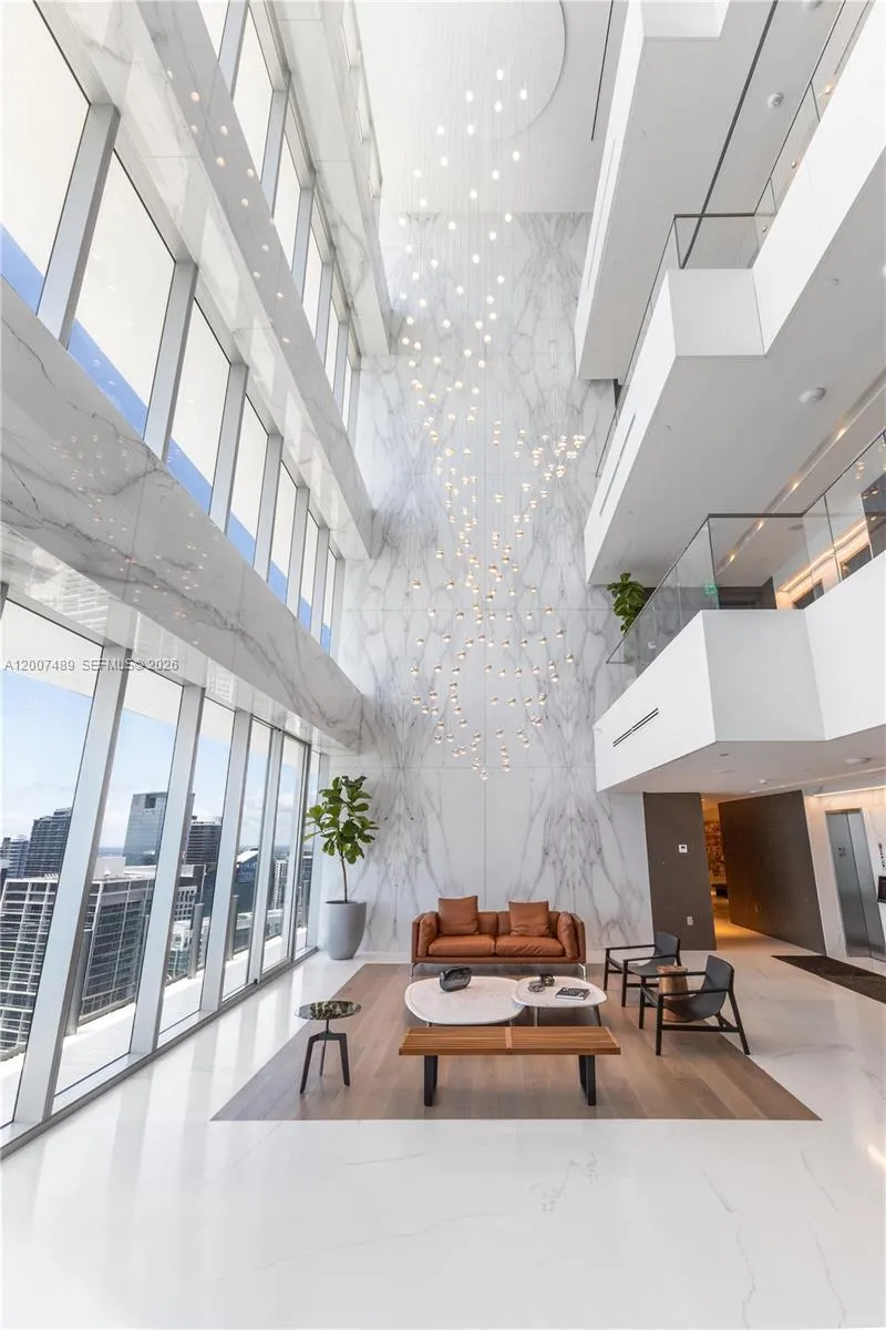 300 Biscayne Blvd Way #2802 Miami, FL 33131