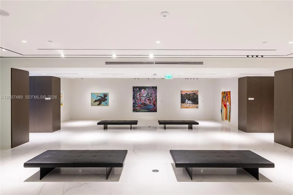 300 Biscayne Blvd Way #2802 Miami, FL 33131