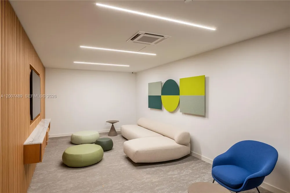 300 Biscayne Blvd Way #2802 Miami, FL 33131