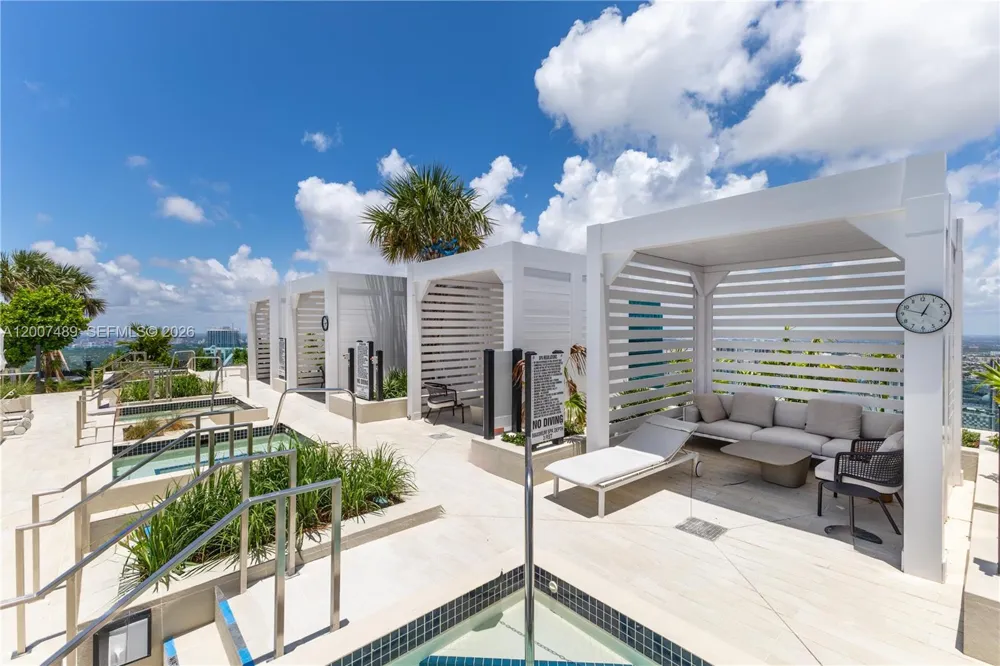300 Biscayne Blvd Way #2802 Miami, FL 33131