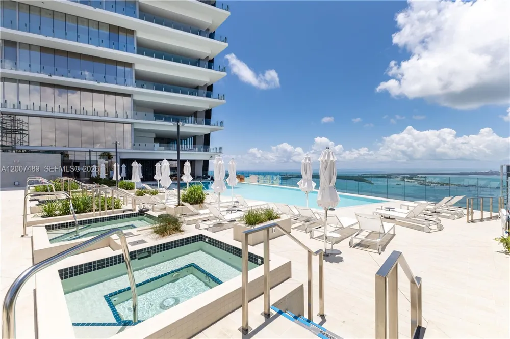 300 Biscayne Blvd Way #2802 Miami, FL 33131