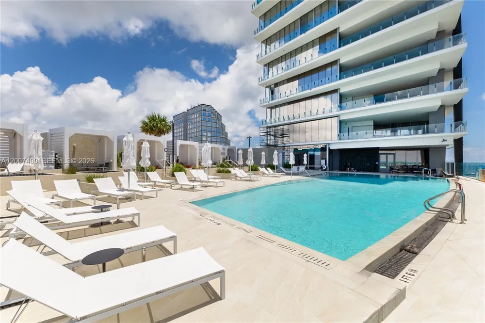 300 Biscayne Blvd Way #2802 Miami, FL 33131