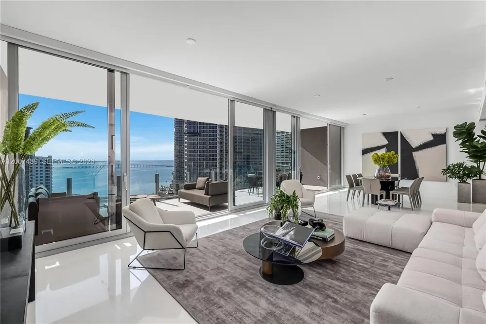 300 Biscayne Blvd Way #2802 Miami, FL 33131