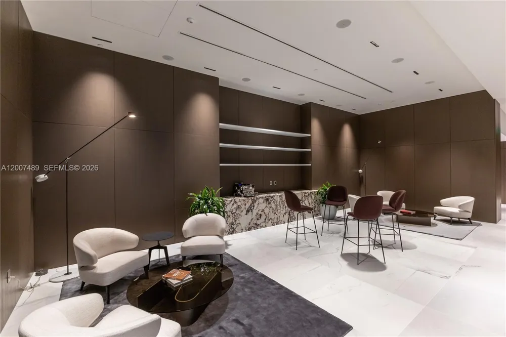 300 Biscayne Blvd Way #2802 Miami, FL 33131