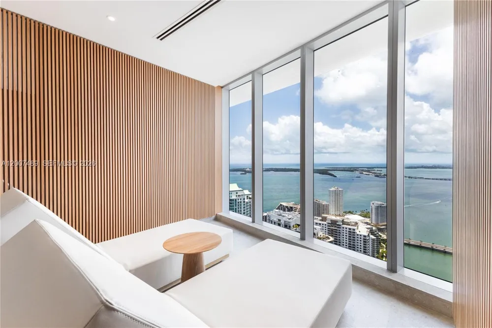 300 Biscayne Blvd Way #2802 Miami, FL 33131