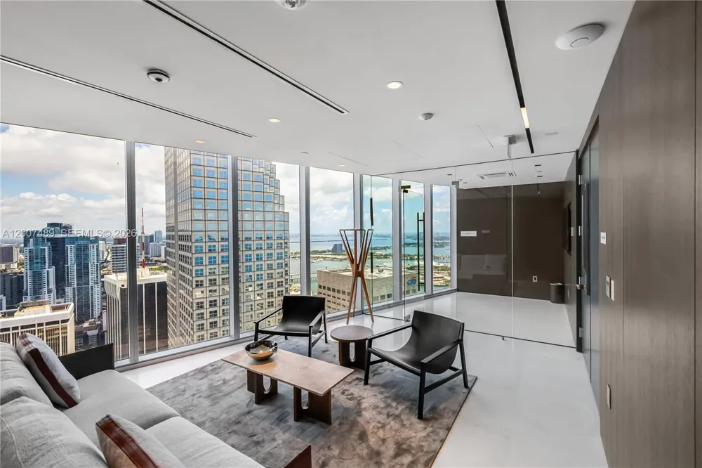 300 Biscayne Blvd Way #2802 Miami, FL 33131
