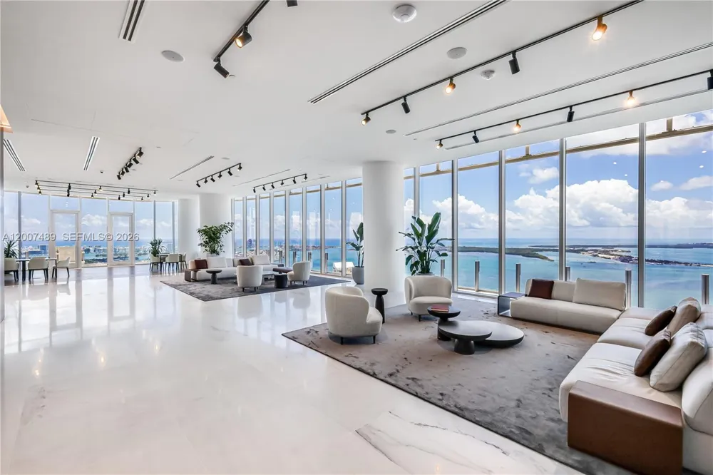 300 Biscayne Blvd Way #2802 Miami, FL 33131