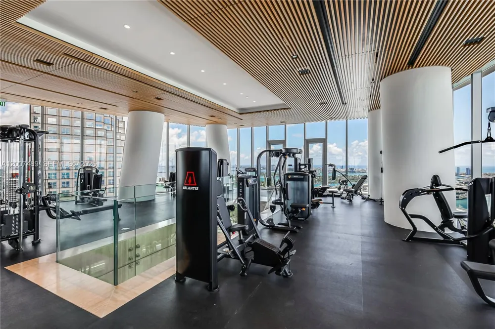 300 Biscayne Blvd Way #2802 Miami, FL 33131
