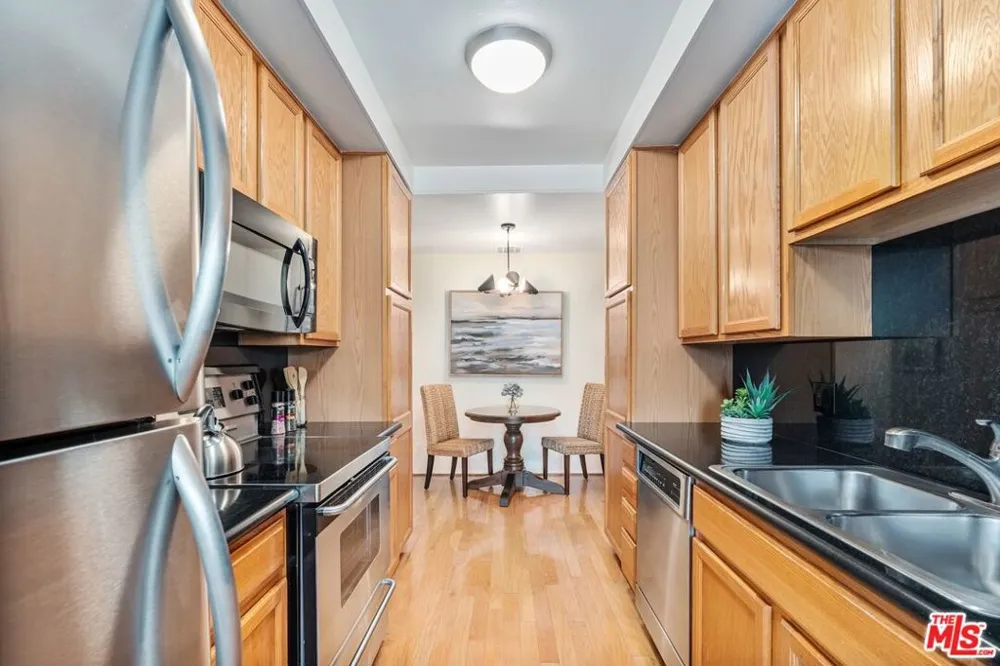 306 Bora Bora Way #305 Marina del Rey, CA 90292