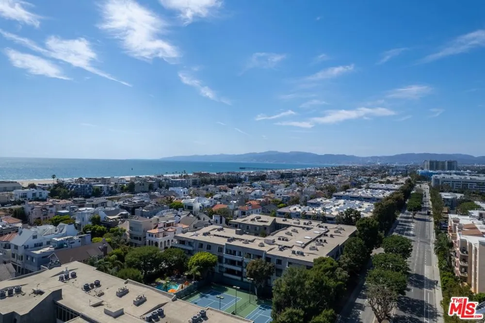 306 Bora Bora Way #305 Marina del Rey, CA 90292