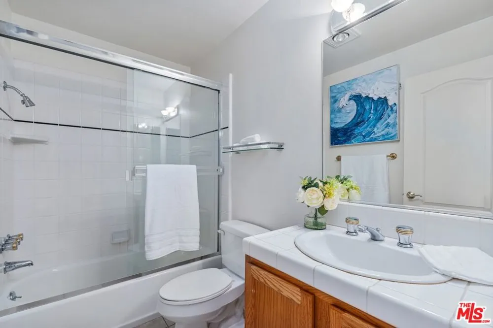 306 Bora Bora Way #305 Marina del Rey, CA 90292