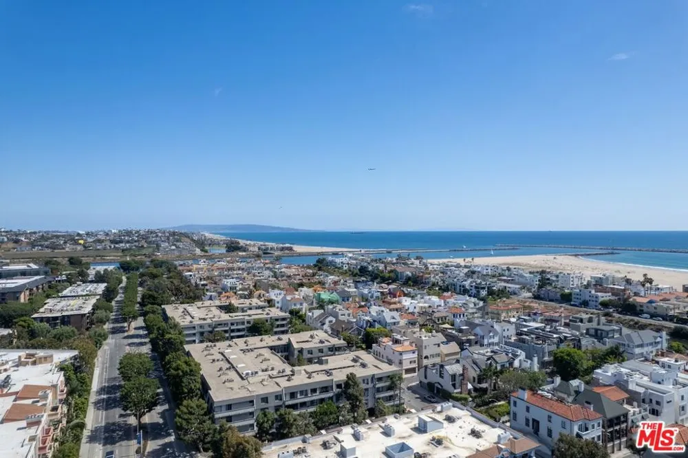 306 Bora Bora Way #305 Marina del Rey, CA 90292