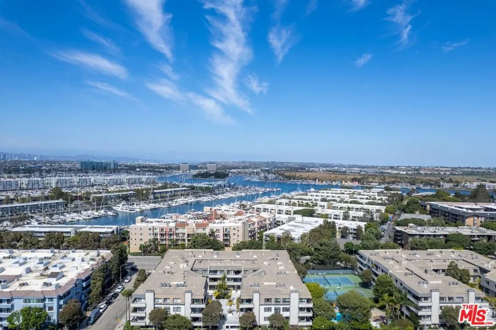 306 Bora Bora Way #305 Marina del Rey, CA 90292