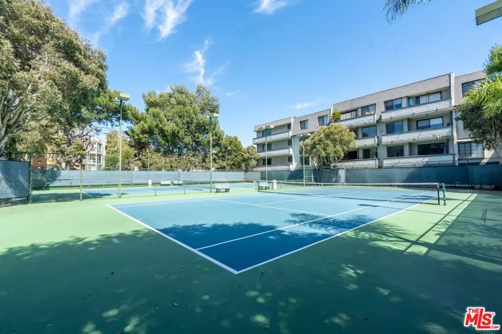 306 Bora Bora Way #305 Marina del Rey, CA 90292