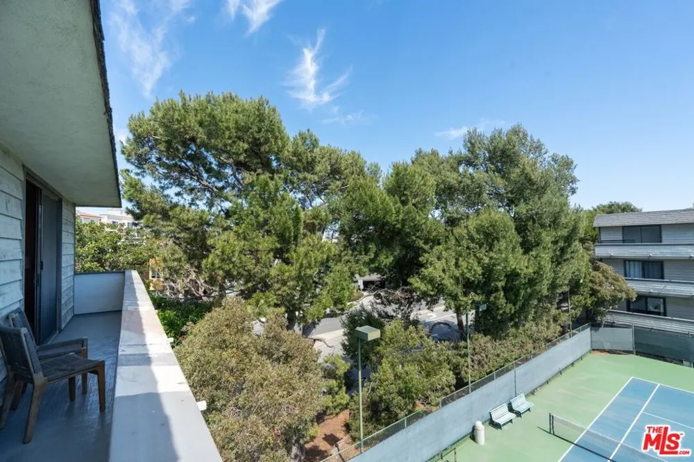 306 Bora Bora Way #305 Marina del Rey, CA 90292