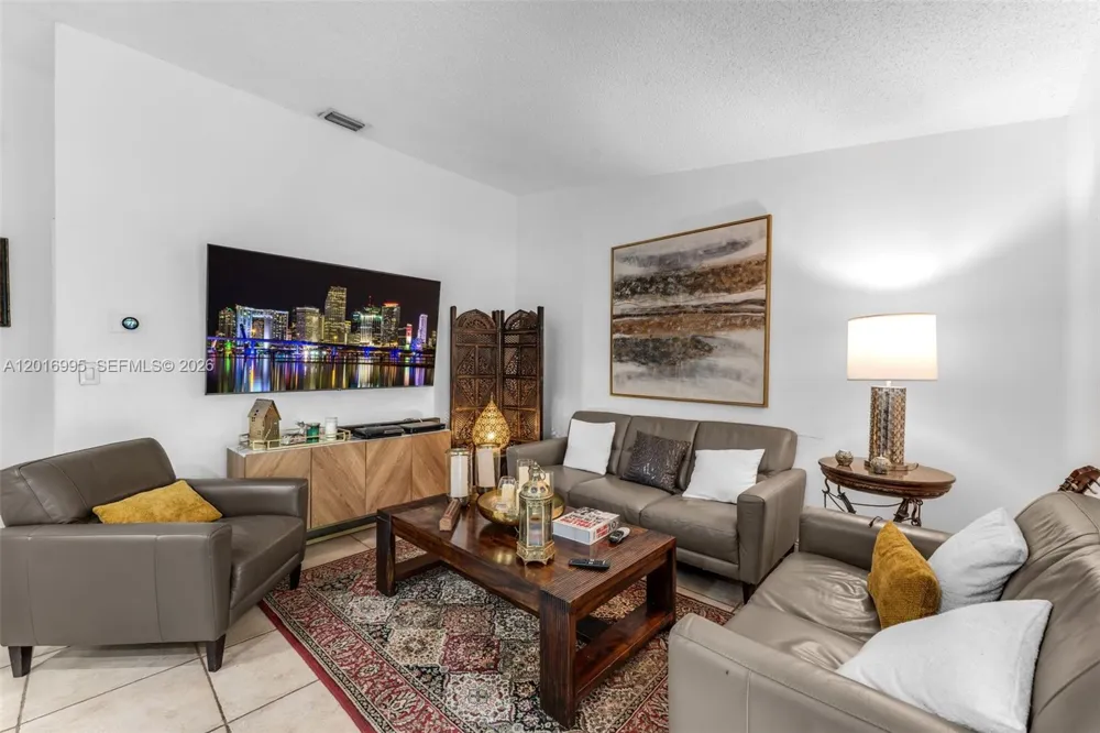 15325 SW 54th Ter Miami, FL 33185
