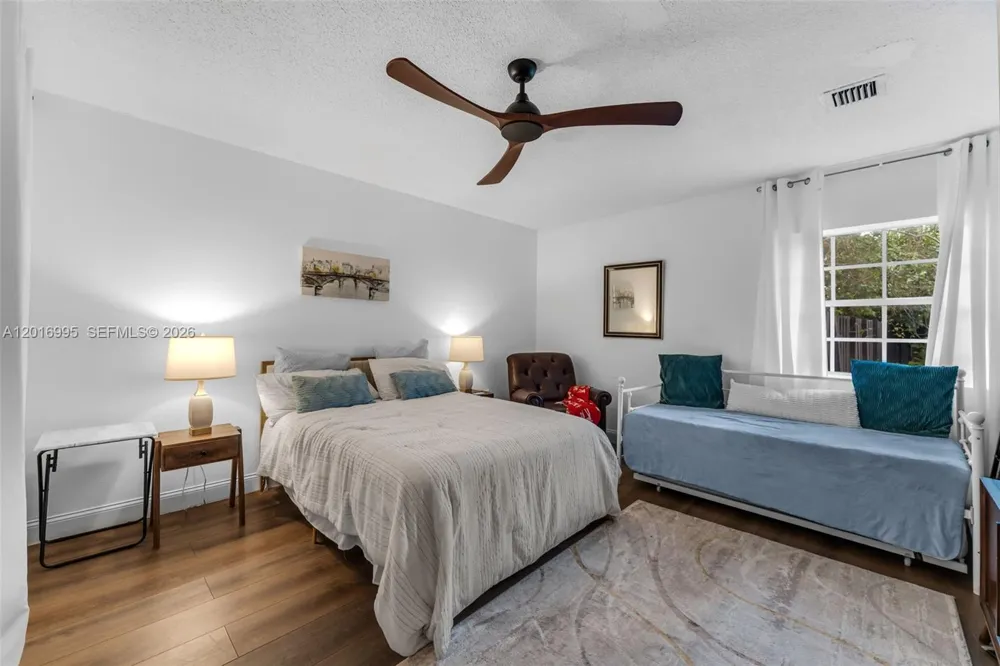15325 SW 54th Ter Miami, FL 33185