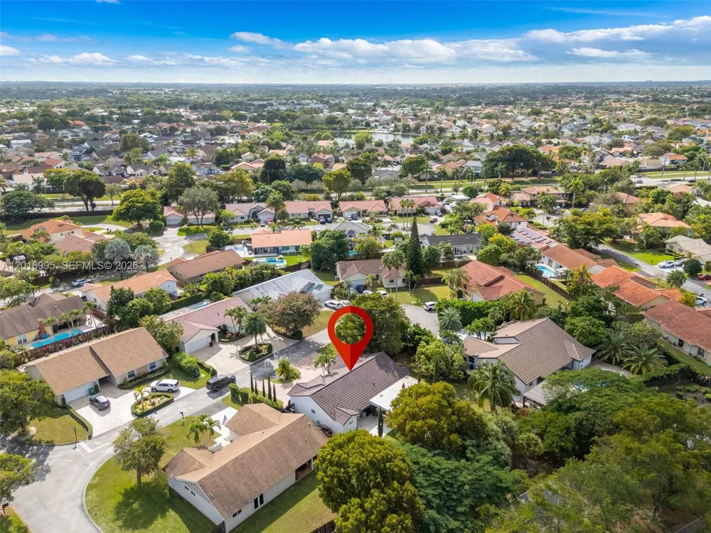 15325 SW 54th Ter Miami, FL 33185