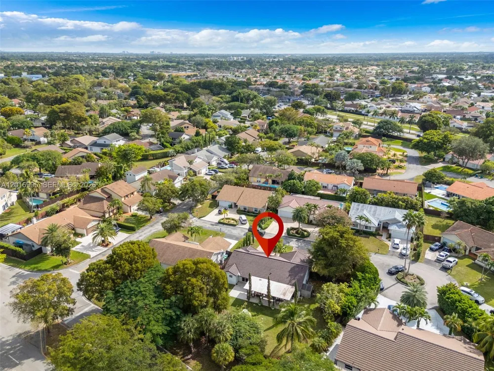 15325 SW 54th Ter Miami, FL 33185